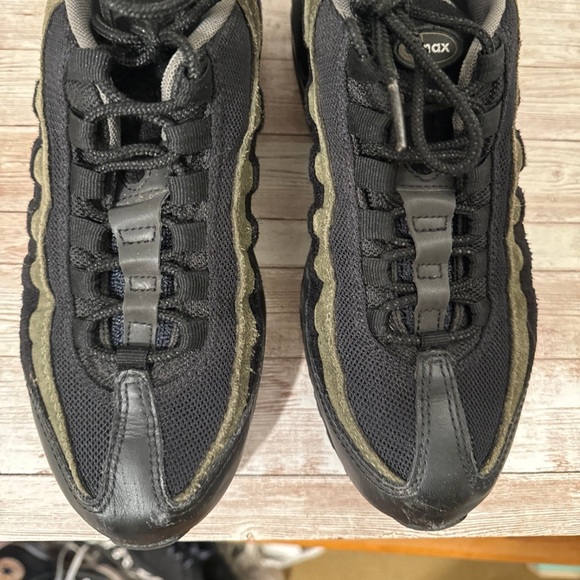 Nike air max 95 green black suede youth 6.5 womens 8 - Picture 2 of 6